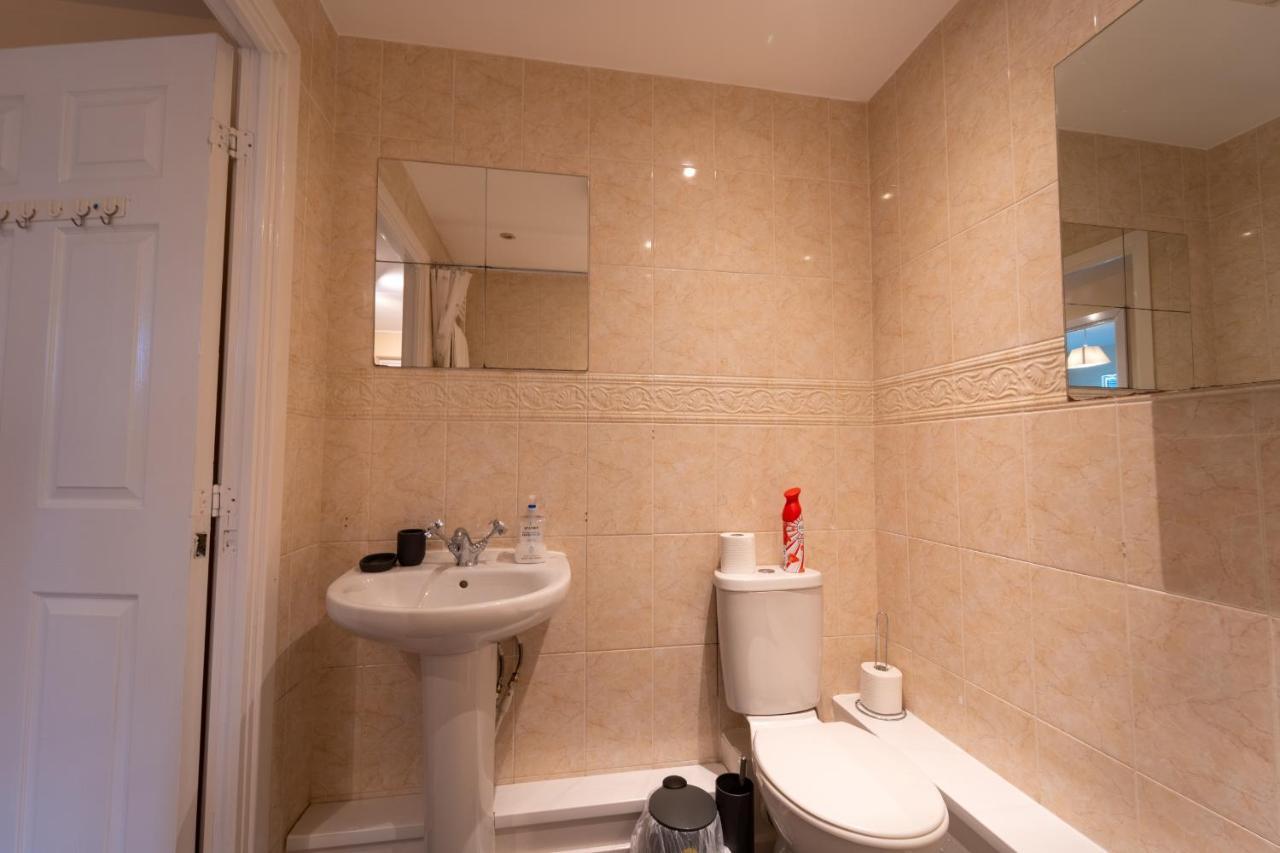 Luxury 2 Bed Apartment - Near Heathrow, Legoland, Windsor Слау Экстерьер фото