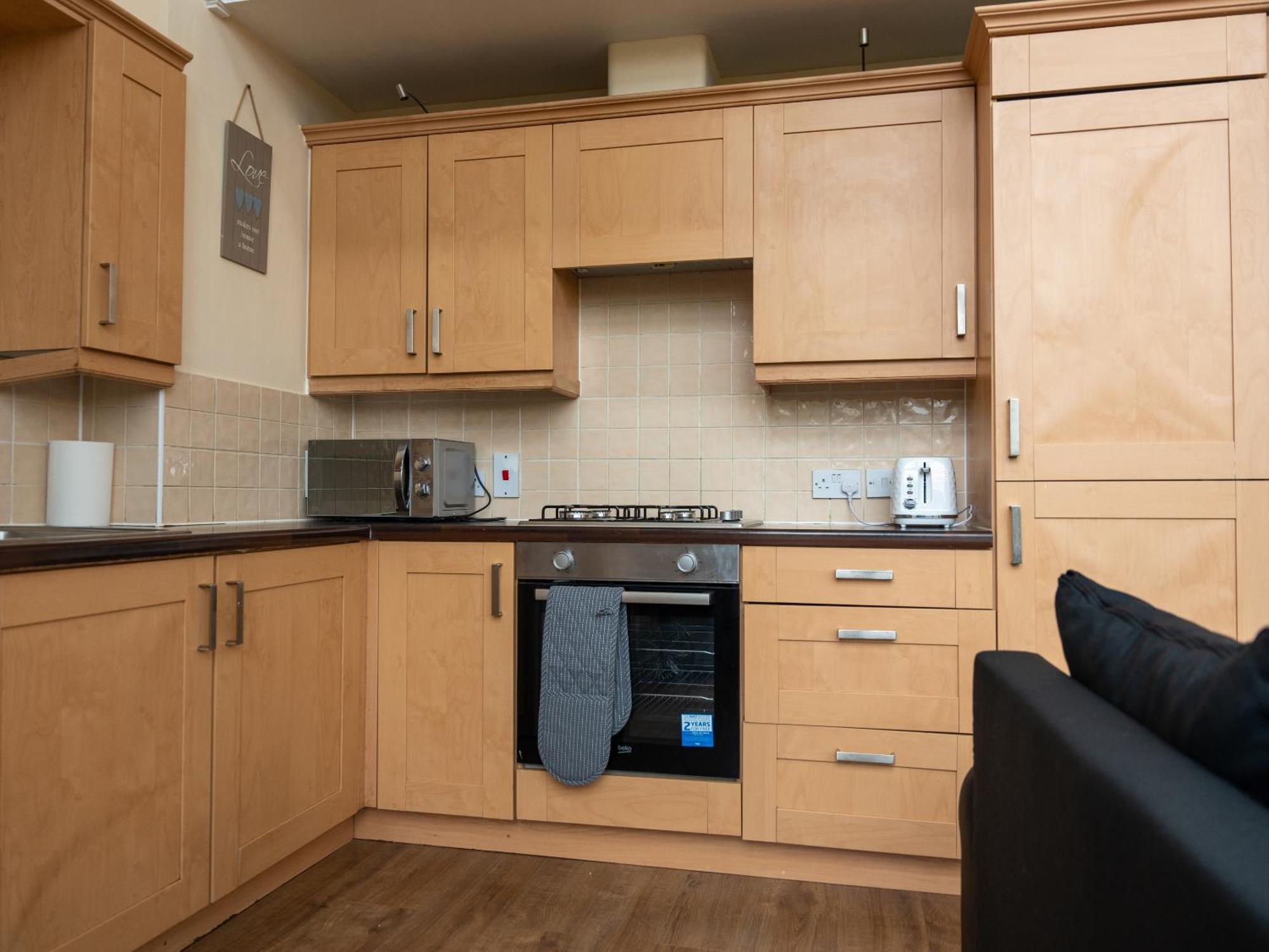Luxury 2 Bed Apartment - Near Heathrow, Legoland, Windsor Слау Экстерьер фото