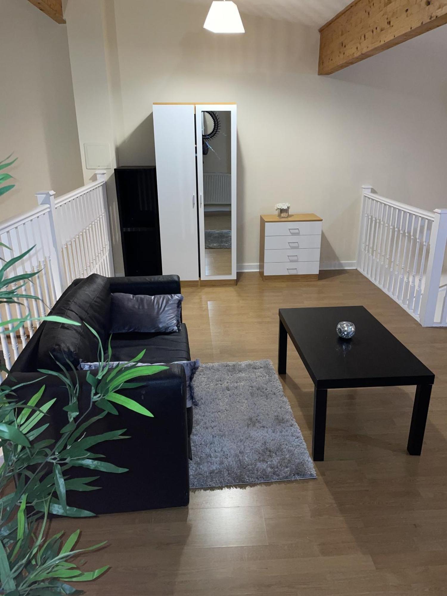 Luxury 2 Bed Apartment - Near Heathrow, Legoland, Windsor Слау Экстерьер фото